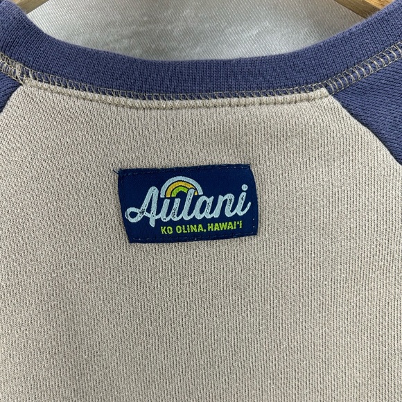 Disney Aulani Resort Sweatshirt Kids Size Medium - Picture 6 of 10